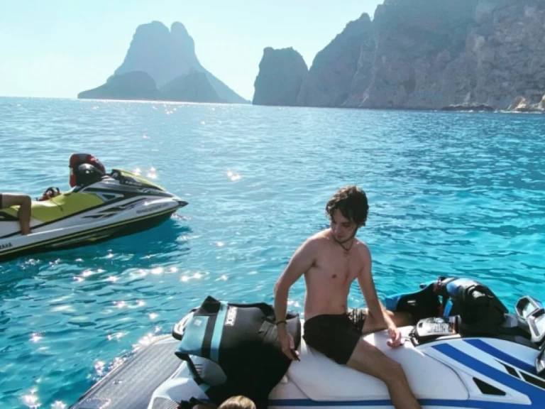 Moto de agua para alquilar Santa Eulària des Riu al mejor precio