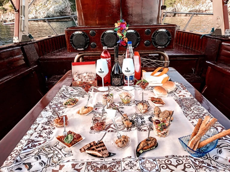 Lancha para alquilar Taormina al mejor precio