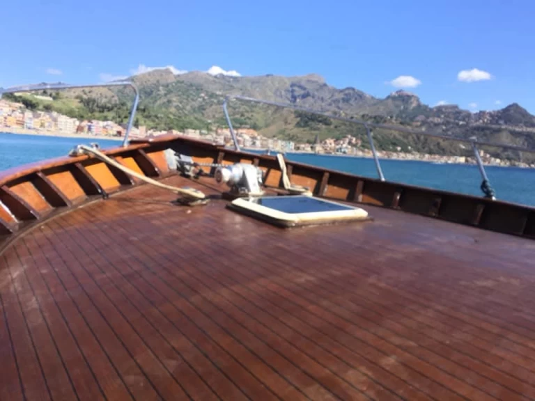 Gozzo Gozzo salentino de alquiler a Taormina