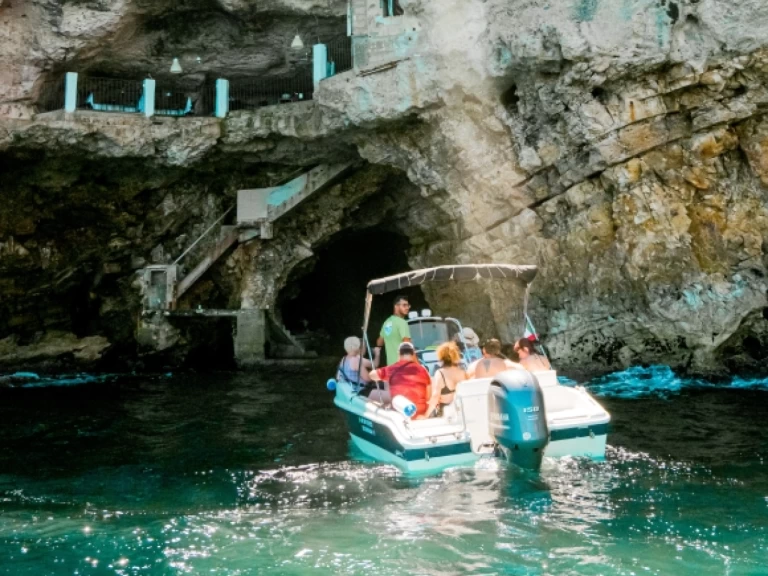 Alquiler de embarcaciones Mingolla Brava 25 Open enPolignano a Mare en Samboat