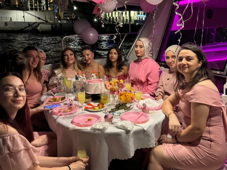Alquiler de embarcaciones Vip costom made enBeşiktaş en Samboat