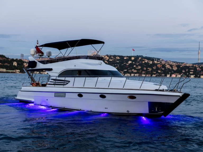Alquiler de barcos Beşiktaş barato de costom made