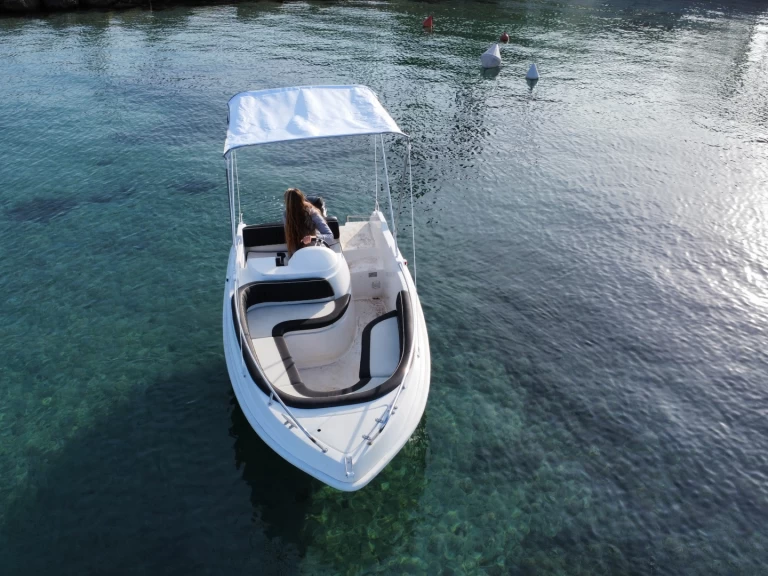 Alquiler de Delta Marine Stella  en Cannes