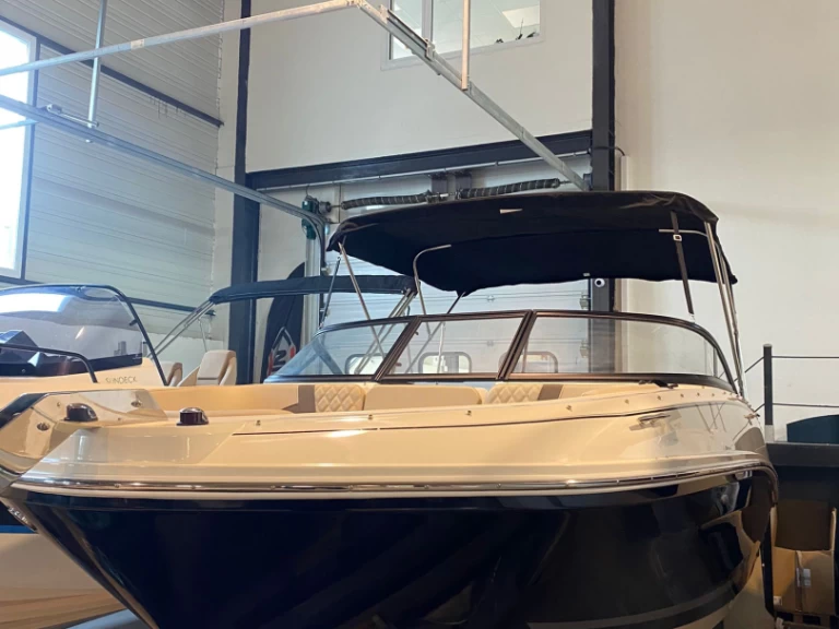 Alquiler Lancha en Port Fréjus - Bayliner VR5 OB