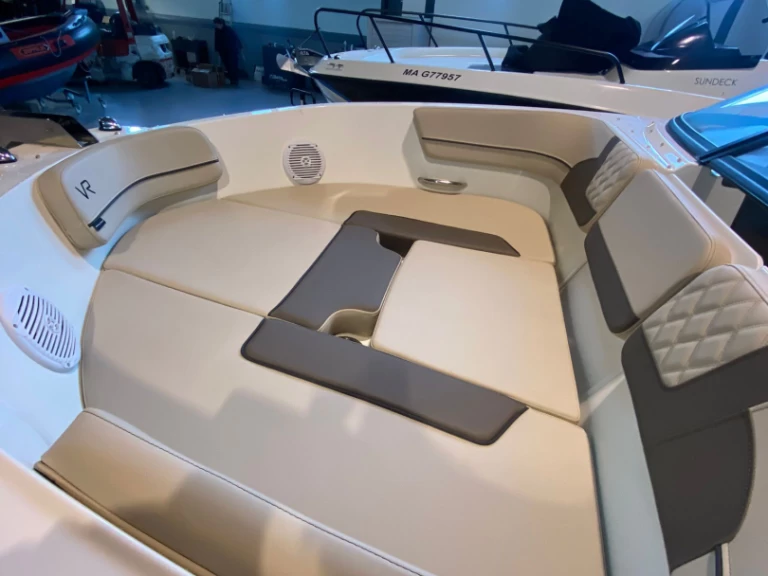 Alquiler de Lancha, con o sin patrón Bayliner Port Fréjus