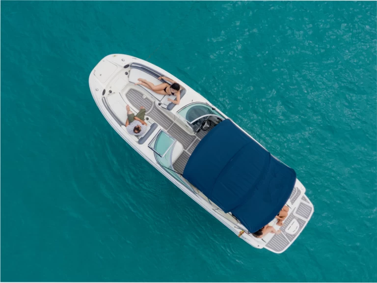 Alquiler de embarcaciones Sea Ray Sea Ray 260 Sundeck enIbiza (Ciudad) en Samboat
