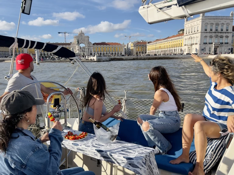 Alquiler de Velero, con o sin patrón Jeanneau Horta