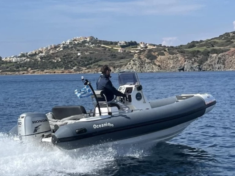 Alquiler de Oceanic 560 en Anávyssos