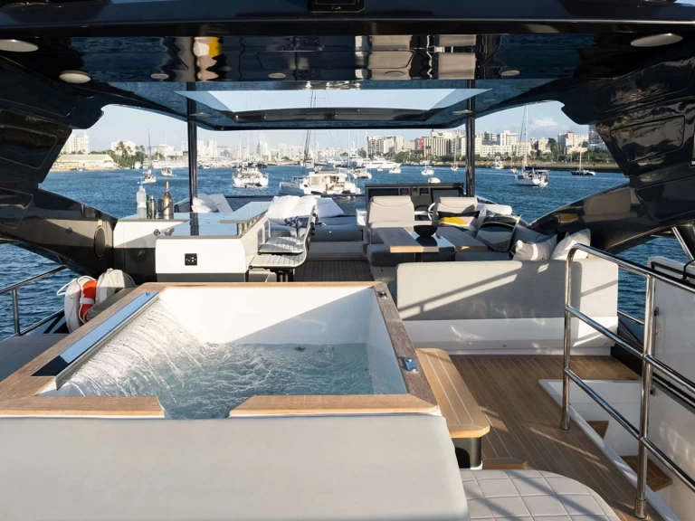 Yate de lujo para alquilar Provenza-Alpes-Costa Azul al mejor precio