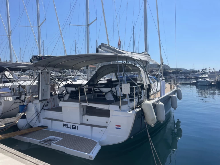Alquiler de Velero, con o sin patrón Hanse Šibenik