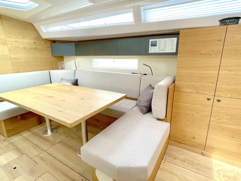 Alquiler Velero en Pirovac - Elan Impression 45