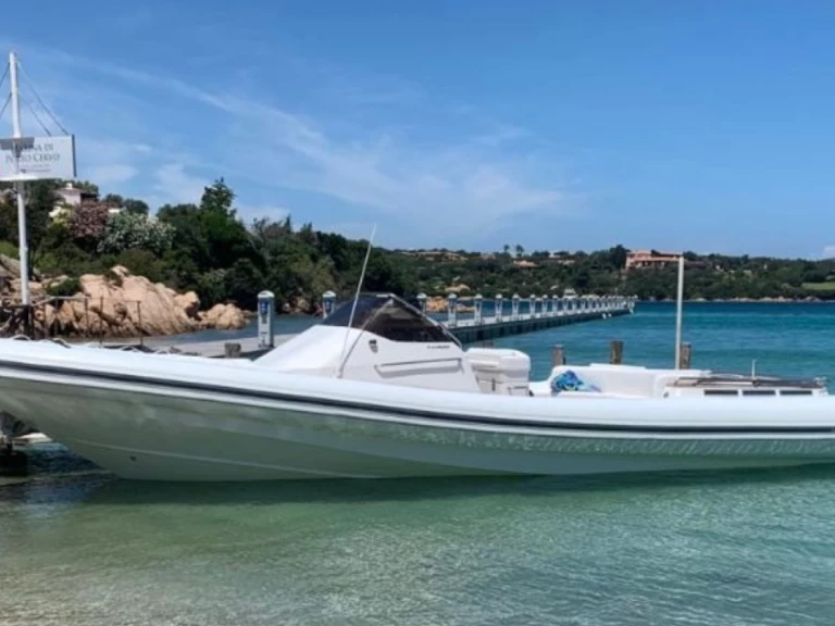 Alquiler Neumática Magazzu con o sin  título de navegación