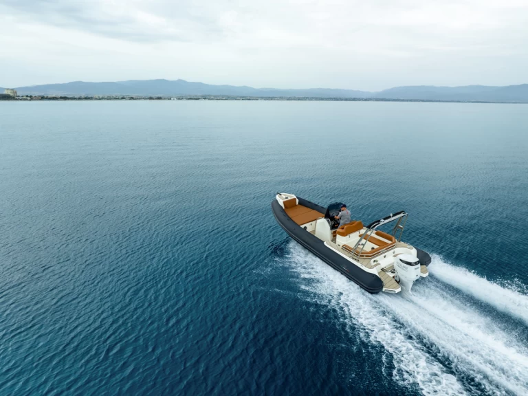 Alquiler Neumática Bsc con o sin  título de navegación