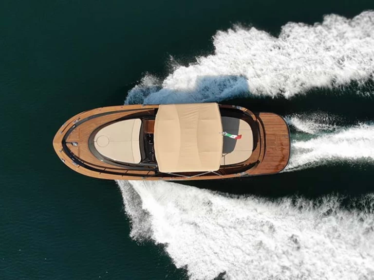 Alquiler de Nautica Esposito Positano 38 en Taormina