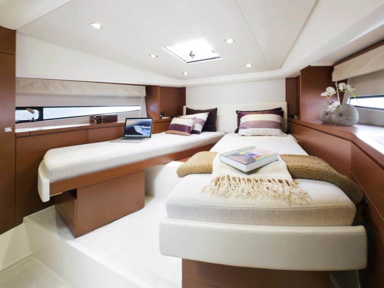 Alquiler Lancha Prestige con o sin  título de navegación