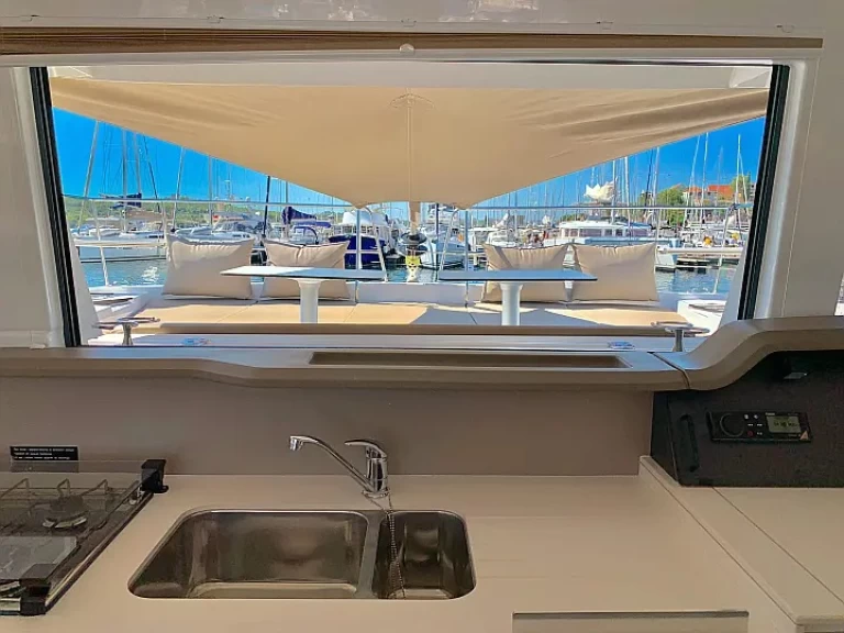 Alquiler Catamarán Bali con o sin  título de navegación