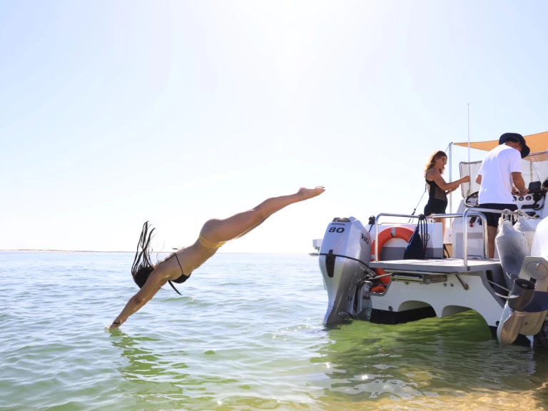 Alquiler Lancha Cheetah Marine con o sin  título de navegación