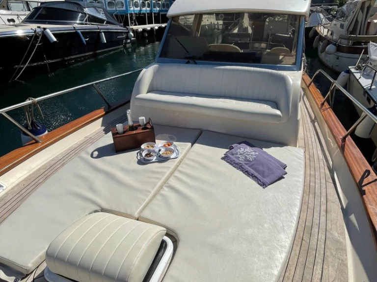 Fratelli Aprea Sorrento 7,50 Semi Cabinato de alquiler a Sorrento