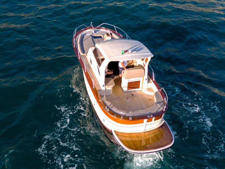 Alquiler Lancha Fratelli Aprea con o sin  título de navegación