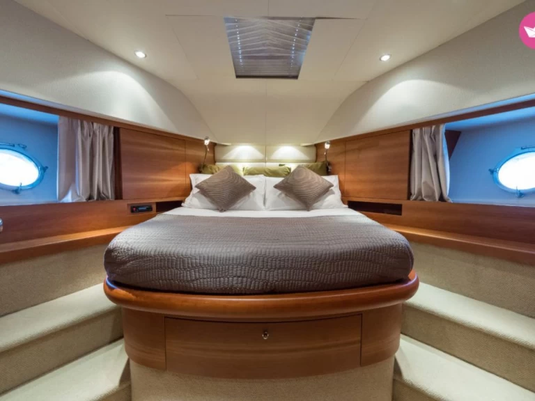 Alquiler de embarcaciones Aicon Aicon 64 Fly enMilazzo en Samboat