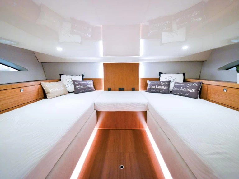 Alquiler de Keizer Yacht  Antares 42 en Nápoles