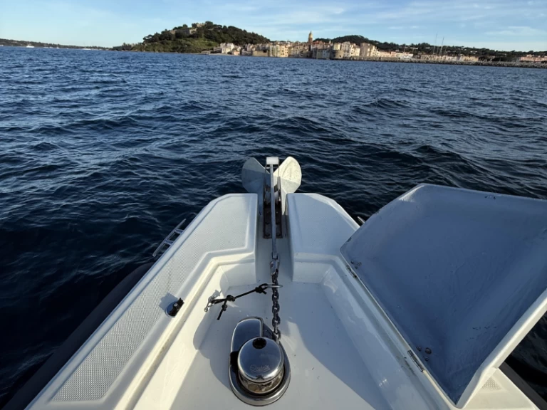 Alquiler de embarcaciones Saver MG 698 enPort Grimaud en Samboat