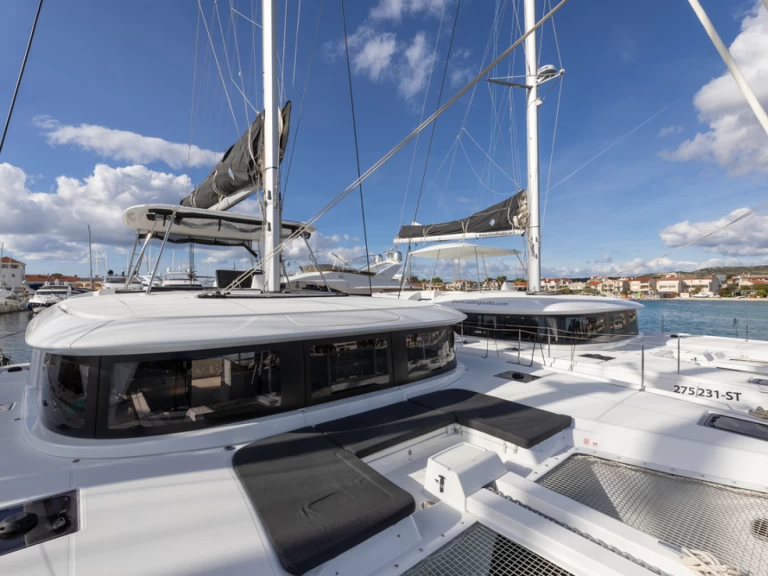 Alquiler Catamarán Lagoon con o sin  título de navegación