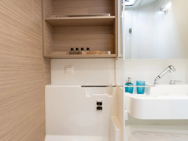 Alquiler de Catamarán, con o sin patrón Lagoon Split