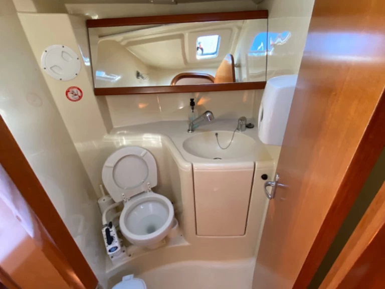 Alquiler de Dufour Dufour 385 Grand Large en Lefkáda