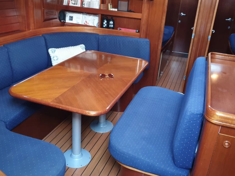 Velero para alquilar Níkiti al mejor precio