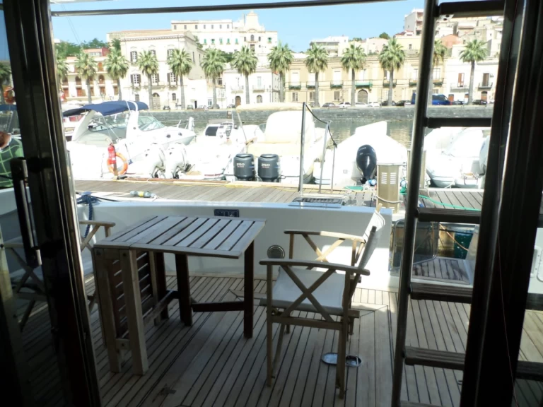 Alquiler de embarcaciones Cantieri Alpa Alpa 52 Fly enMilazzo en Samboat