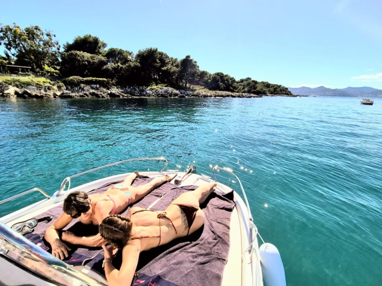 Alquiler Lancha en Vieux Port de Cannes - Bénéteau Flyer 6.6 SUNdeck