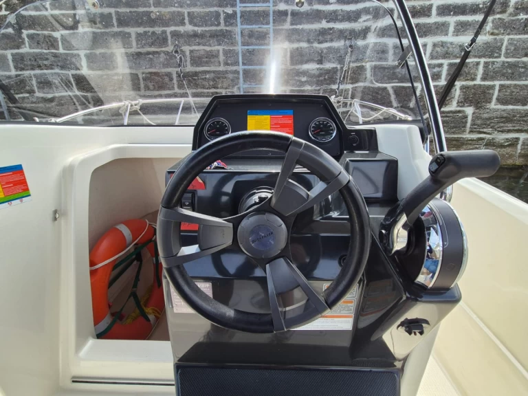 Alquiler de embarcaciones Quicksilver Activ 675 Open enBodman-Ludwigshafen en Samboat