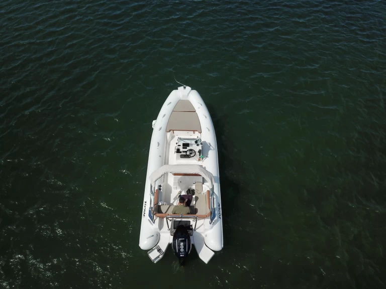 Zodiac Medline 6.8 de alquiler a Arcachon