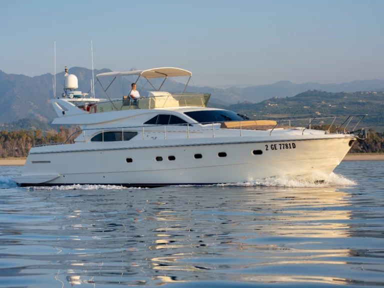 Alquiler de Ferretti Ferretti 57 en Milazzo