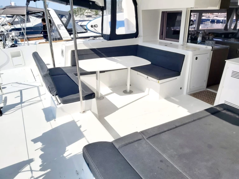 Alquiler de Catamarán, con o sin patrón Lagoon Primošten