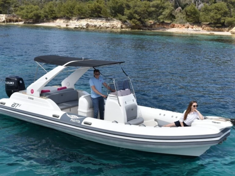 Alquiler de Black Manta B7 en Juan-les-Pins