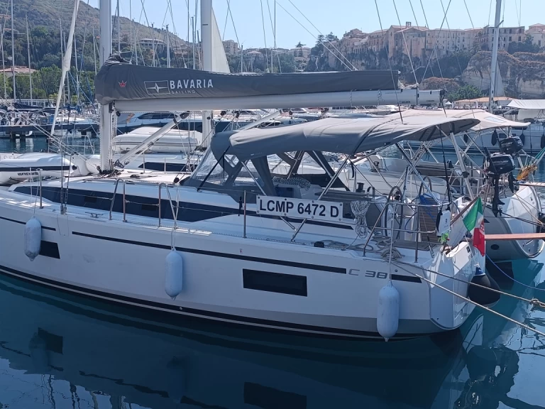 Velero para alquilar Tropea al mejor precio