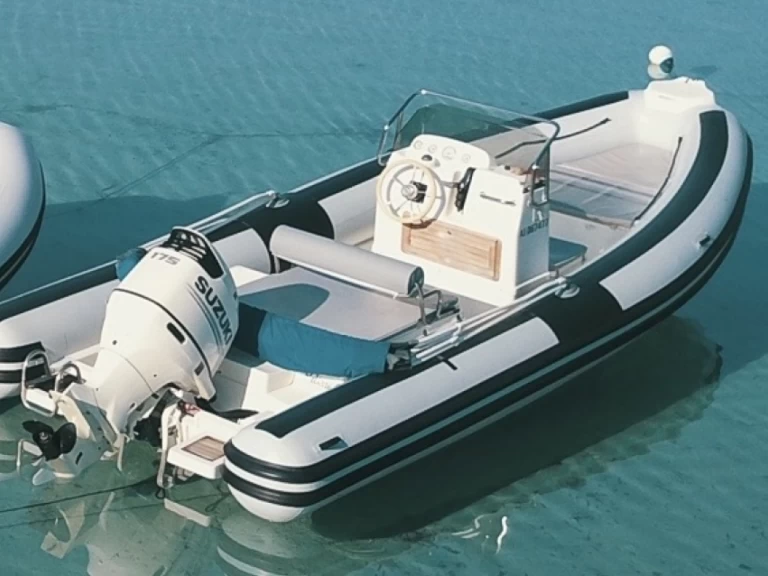 Alquiler de Neumática, con o sin patrón Joker Boat Porto-Vecchio