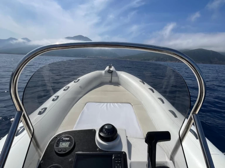 Alquiler Galéria - Capelli Tempest 650 en SamBoat