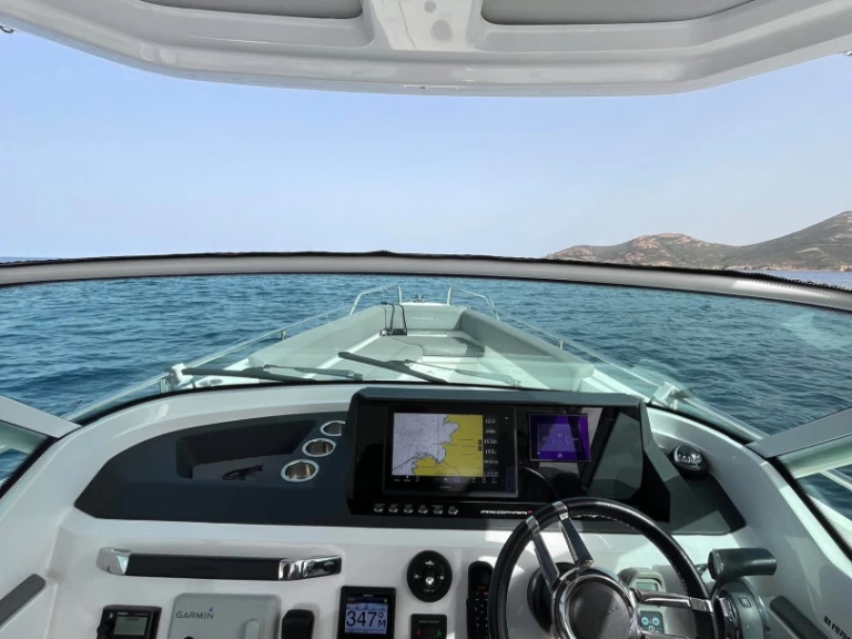 Alquiler de embarcaciones Axopar 28 T-Top enGaléria en Samboat