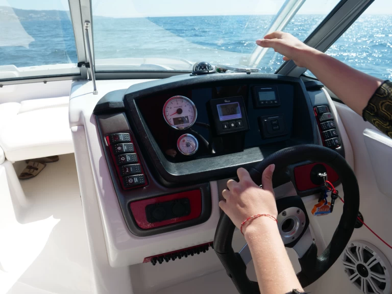 Alquiler Lancha Chaparral con o sin  título de navegación