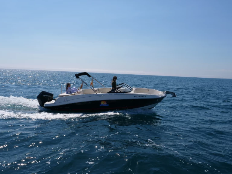 Alquiler de Bayliner VR6 OB en Empuriabrava