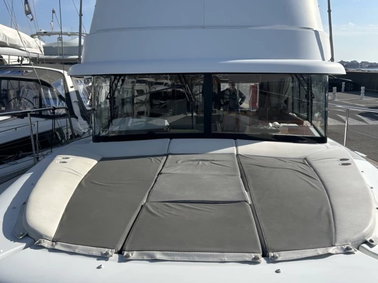 Alquiler de Yate de lujo, con o sin patrón Bénéteau Golfe-Juan