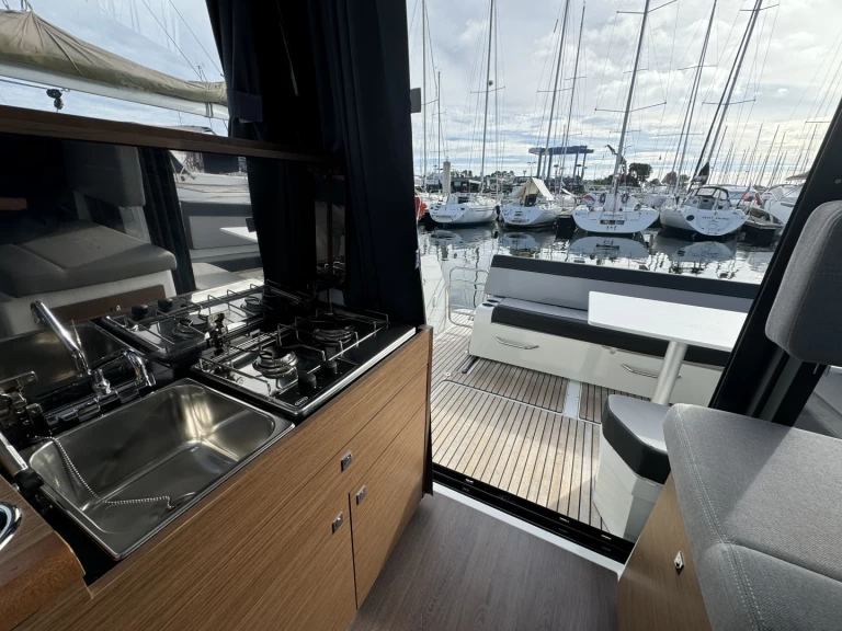 Alquiler Lancha en La Forêt-Fouesnant - Jeanneau Merry Fisher 895