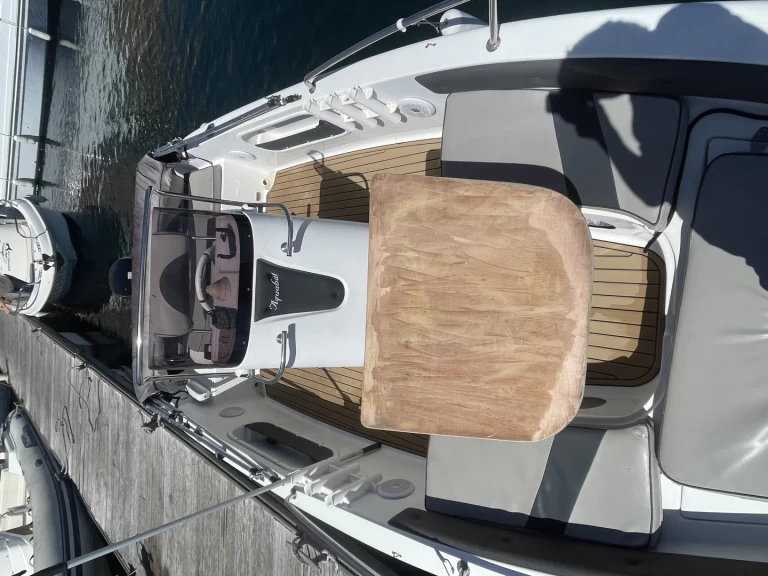 Alquiler de Aquabat Sport Line 19 en Marsella