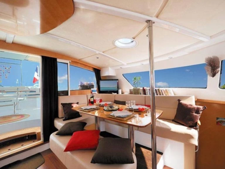 Alquiler de Fountaine Pajot Eleuthera 60 en Hyères