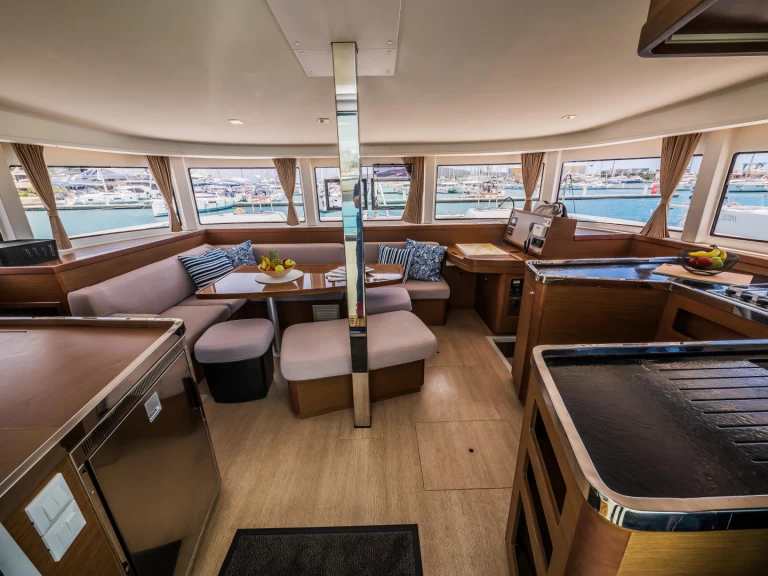 Alquiler de Lagoon Lagoon 42 en Le Marin