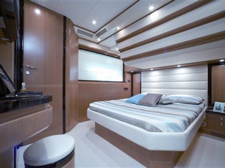 Alquiler de Yate de lujo, con o sin patrón Cantieri di Sarnico, Italy  Marina di Portisco