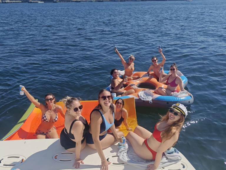 Sea Ray Sea Ray 450 Sundancer de alquiler a San Diego